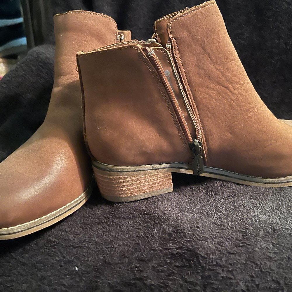 BLONDO WATERPROOF BOOT - SIZE 71/2 M